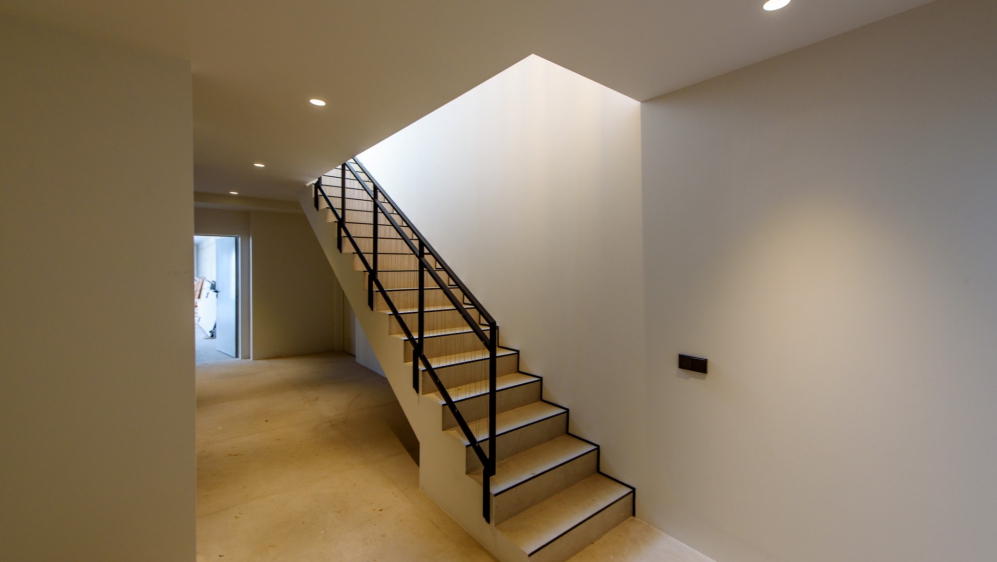 Stunning new buils luxury villa  located at walking distance from the beach