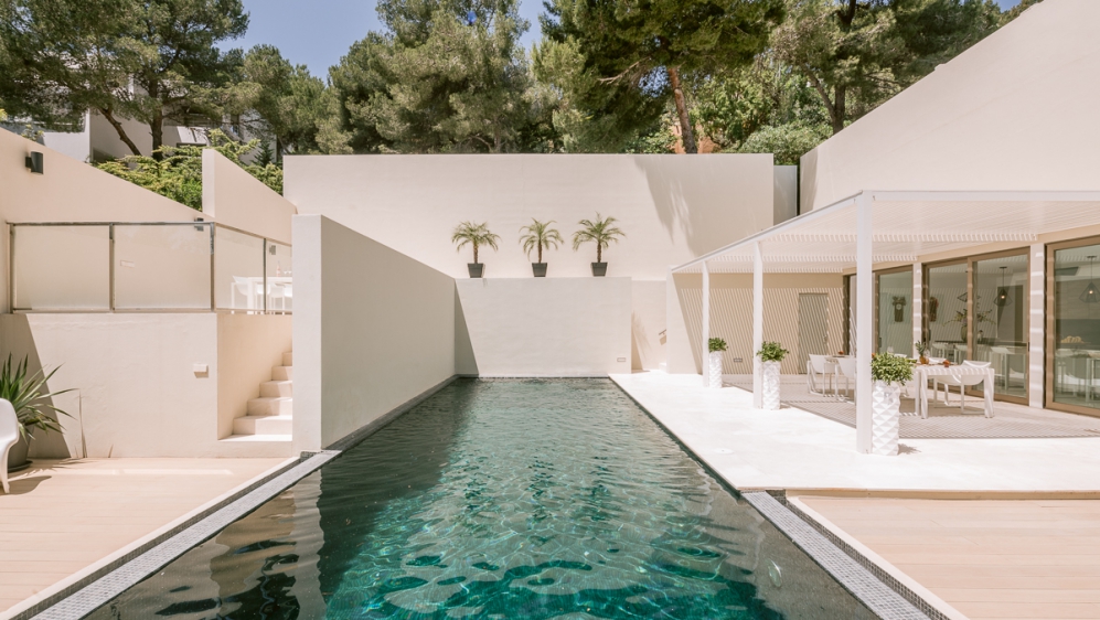 Schitterende designer villa in beveiligde urbanisatie dichtbij Ibiza stad