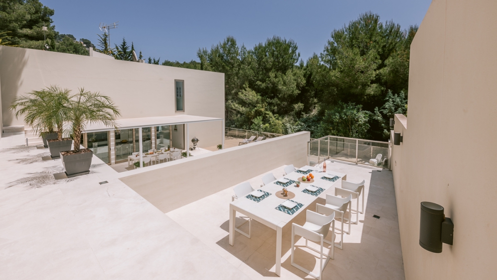 Schitterende designer villa in beveiligde urbanisatie dichtbij Ibiza stad