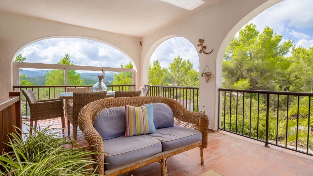 Super charmante Ibiza villa met veel ruimte en prachtig uitzicht voor zeer interessante prijs!