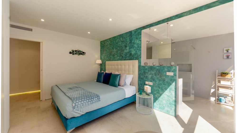 Luxurious modern apartment located just a few steps from Talamanca beach