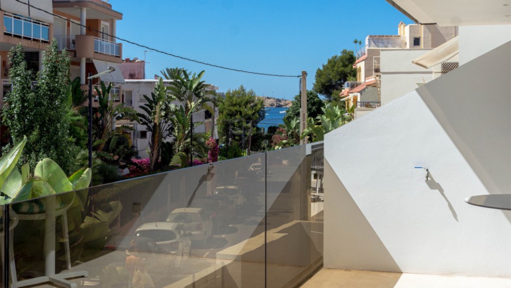 Luxurious modern apartment located just a few steps from Talamanca beach
