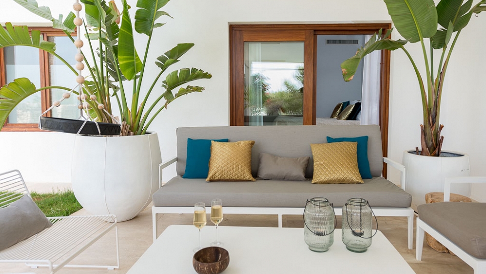 Zeer mooie topkwaliteit villa in bewaakt domein dichtbij Ibiza stad