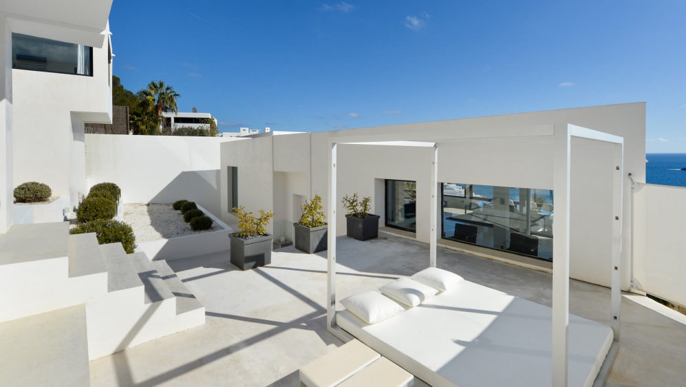 Schitterende moderne villa met spectaculair zeezicht in Roca Llisa