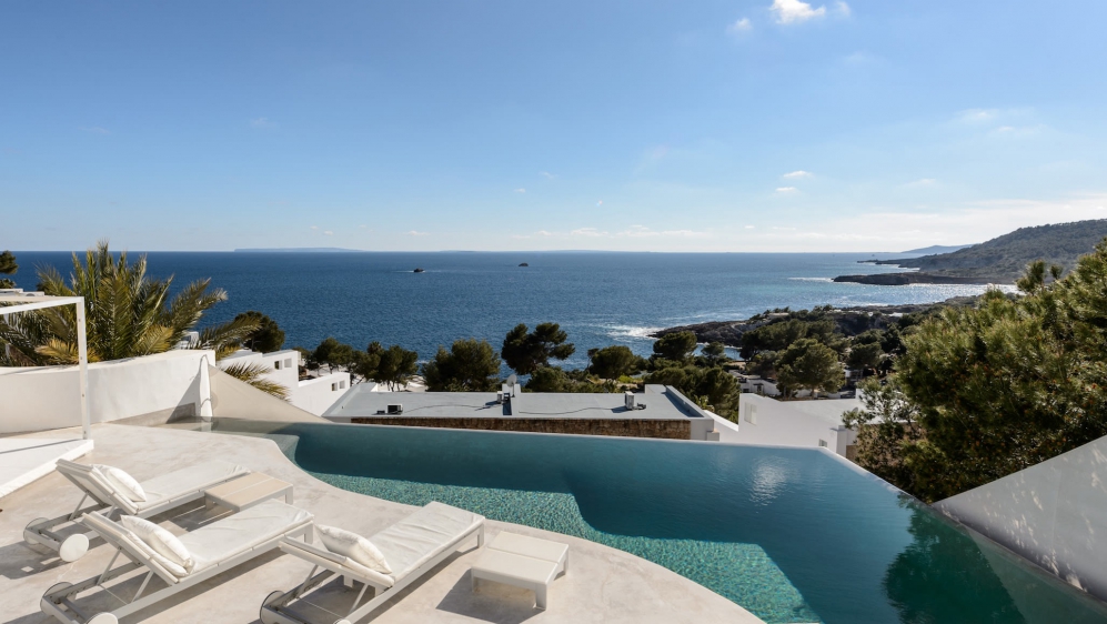 Contemporary villa with amazing sea views in Roca Llisa