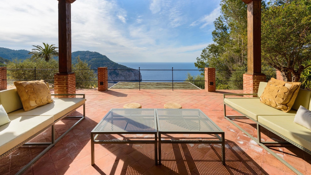 Amazing villa with the most stunning sea views and rental license