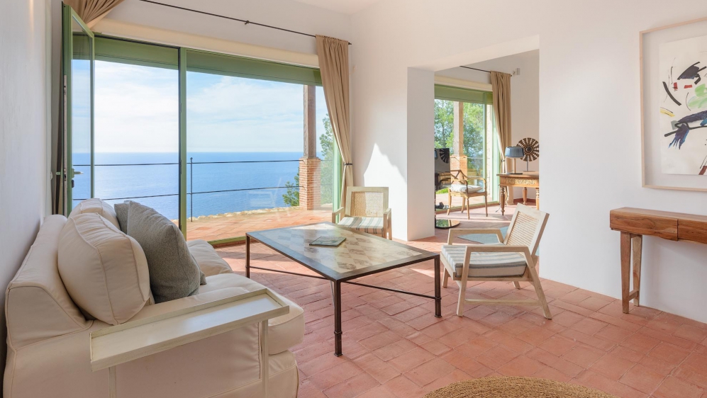 Amazing villa with the most stunning sea views and rental license