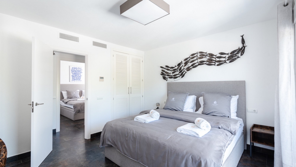 Spacious Modern Villa with Sea Views and Rental License in Cala Vadella