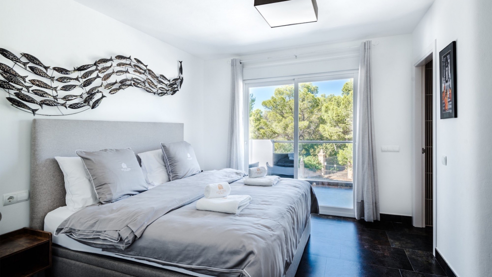 Spacious Modern Villa with Sea Views and Rental License in Cala Vadella