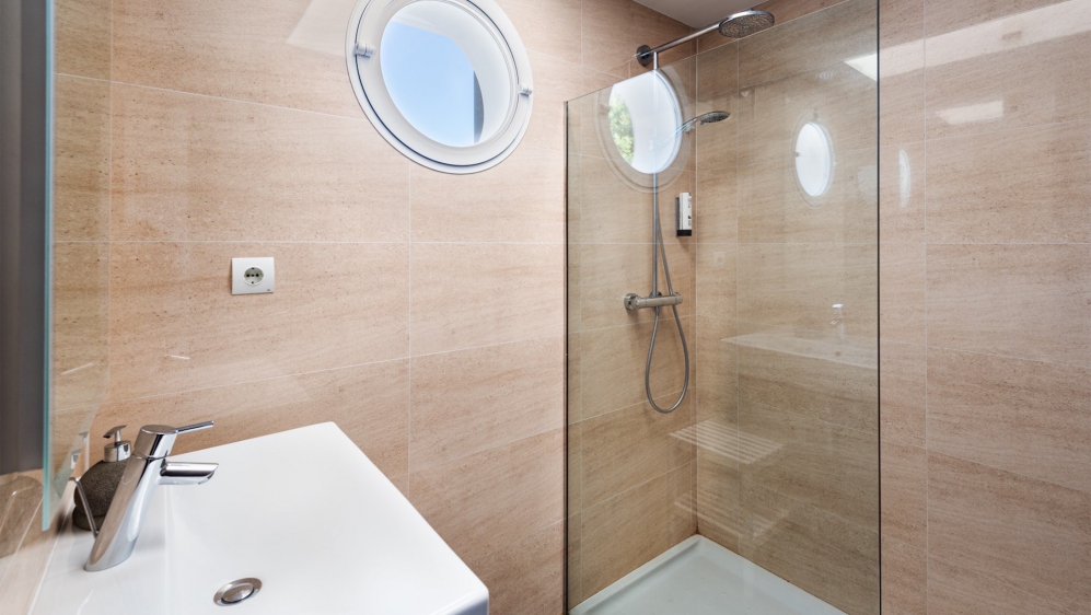 Spacious Modern Villa with Sea Views and Rental License in Cala Vadella