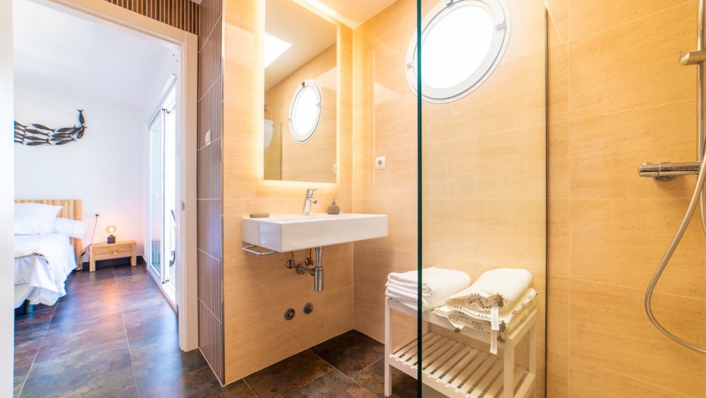 Spacious Modern Villa with Sea Views and Rental License in Cala Vadella