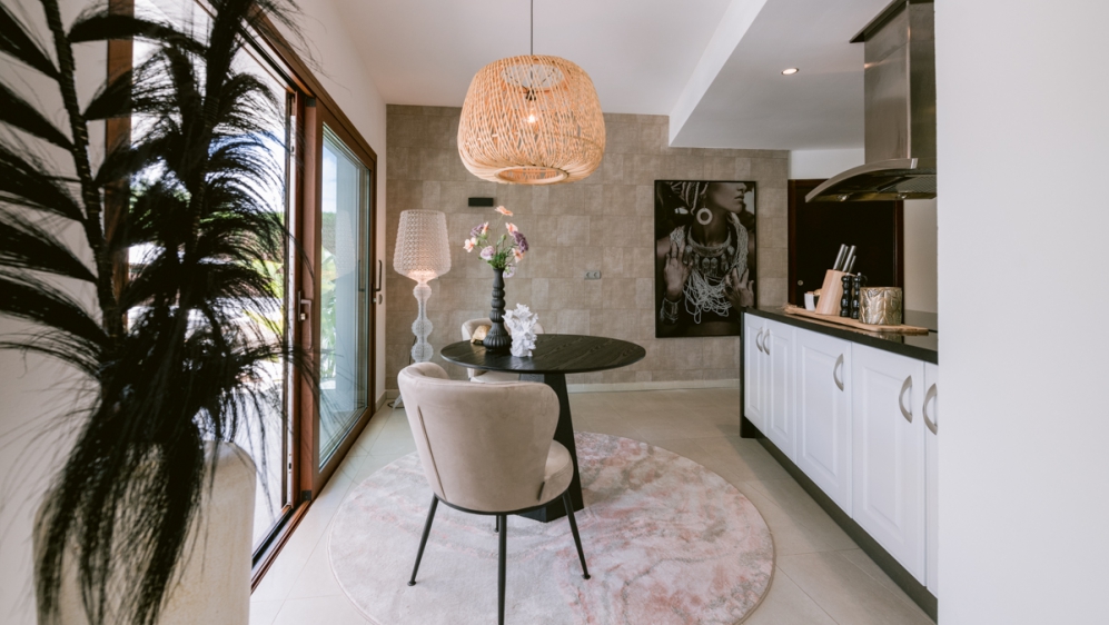 Luxury modern villa with lots of Privacy and Comfort, Close to the Beach and Ibiza Town