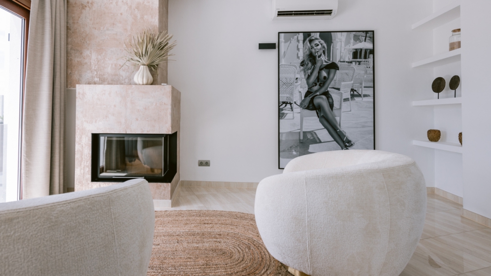 Luxury modern villa with lots of Privacy and Comfort, Close to the Beach and Ibiza Town