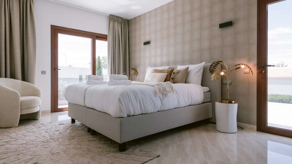 Luxury modern villa with lots of Privacy and Comfort, Close to the Beach and Ibiza Town