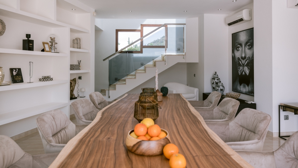 Luxury modern villa with lots of Privacy and Comfort, Close to the Beach and Ibiza Town
