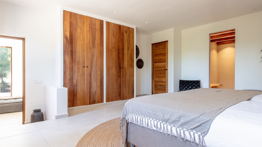 Charming Renovated Ibiza-Style Villa with Stunning Views near the islands' best beaches