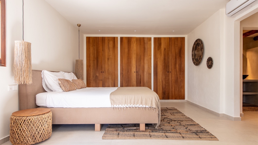 Charming Renovated Ibiza-Style Villa with Stunning Views near the islands' best beaches