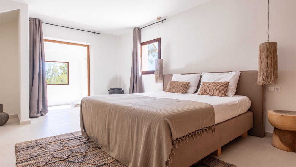 Charming Renovated Ibiza-Style Villa with Stunning Views near the islands' best beaches