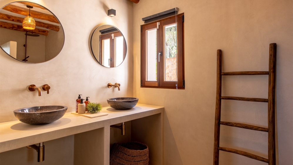 Charming Renovated Ibiza-Style Villa with Stunning Views near the islands' best beaches