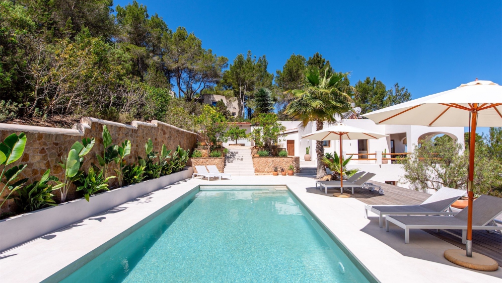 Charming Renovated Ibiza-Style Villa with Stunning Views near the islands' best beaches