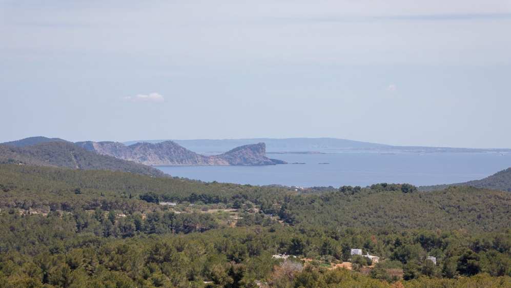 Spectaculaire moderne Ibiza stijl villa in Es Cubells – nu tegen een zeer aantrekkelijke prijs!