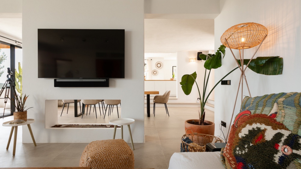 Spectaculaire moderne Ibiza stijl villa in Es Cubells – nu tegen een zeer aantrekkelijke prijs!