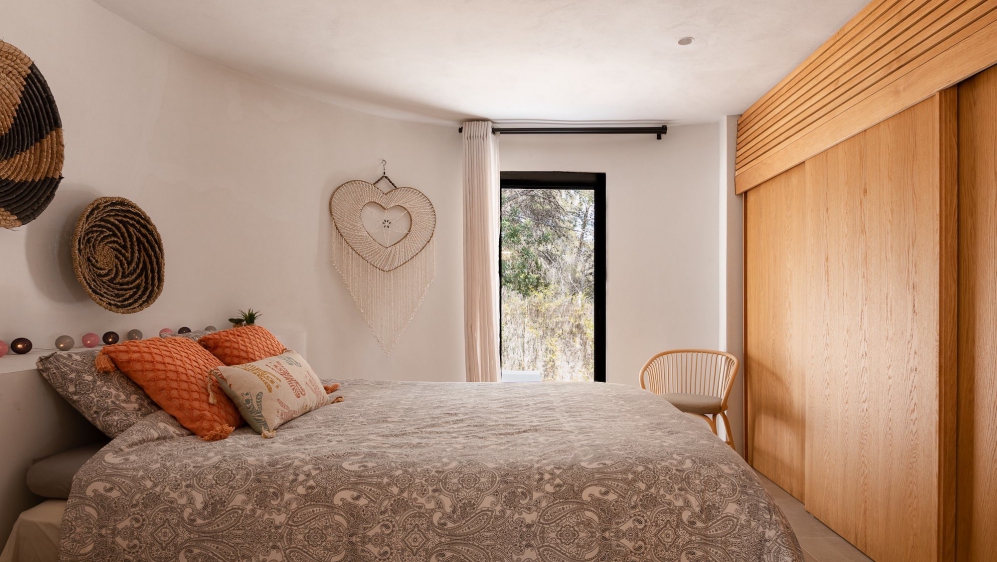 Spectaculaire moderne Ibiza stijl villa in Es Cubells – nu tegen een zeer aantrekkelijke prijs!