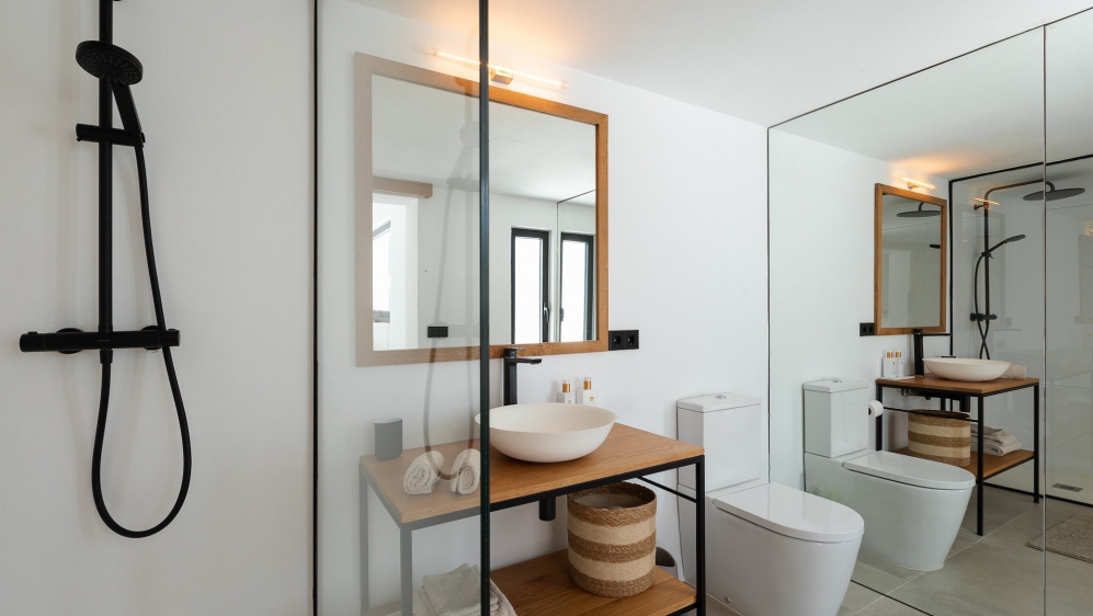 Spectaculaire moderne Ibiza stijl villa in Es Cubells – nu tegen een zeer aantrekkelijke prijs!