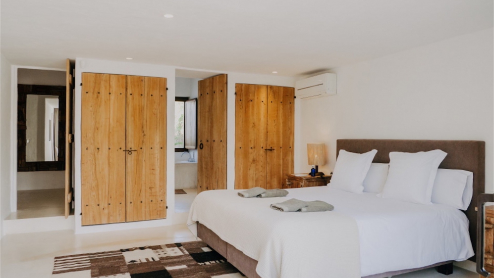 Authentic & Luxurious Blakstad Finca with Rental License near Santa Gertrudis