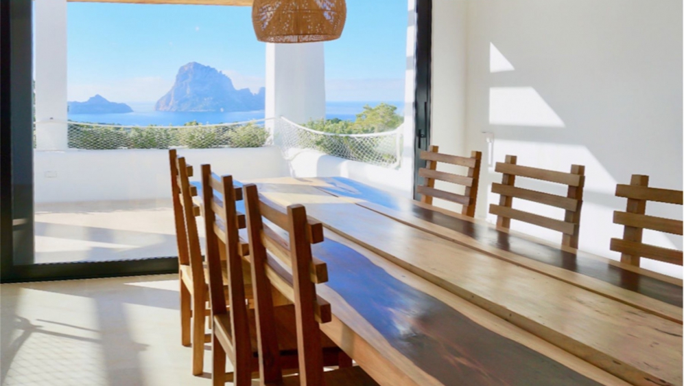 Buitenkans: Schitterende Ibiza villa met spectaculair uitzicht op Es Vedra 