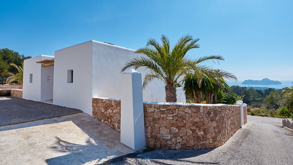 Buitenkans: Schitterende Ibiza villa met spectaculair uitzicht op Es Vedra 