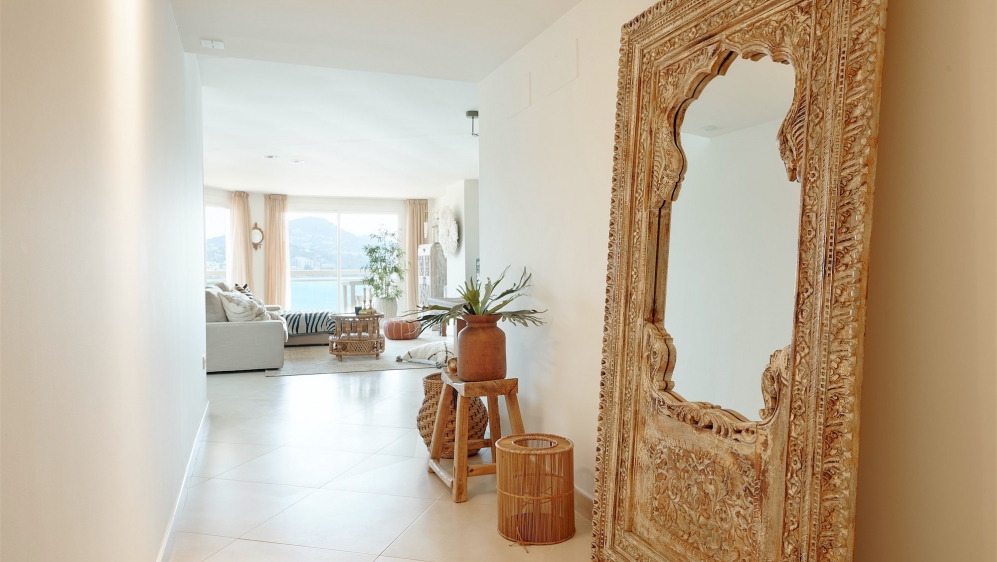 Stunning frontline 3 bed apartment offering amazing views of Talamanca Bay