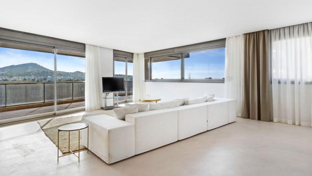 Luxe drie slaapkamer appartement in Marina Botafoch