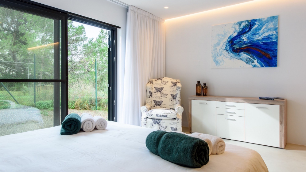 Volledig gerenoveerde zeer sfeervolle Ibiza villa met volwaardig apart gastenverblijf