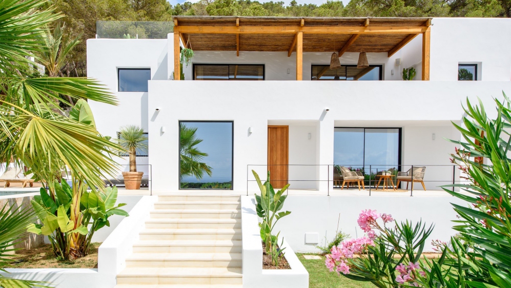 Stunning Ibiza villa with spectaculair sea views in prime location Es Cubells