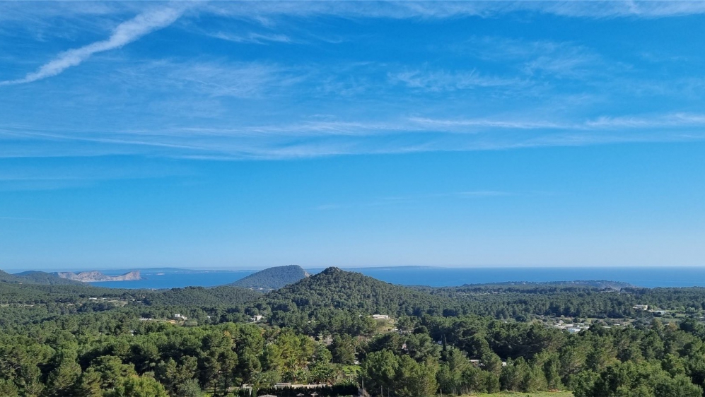 Schitterende Ibiza stijl villa met spectaculair zeezicht in Es Cubells