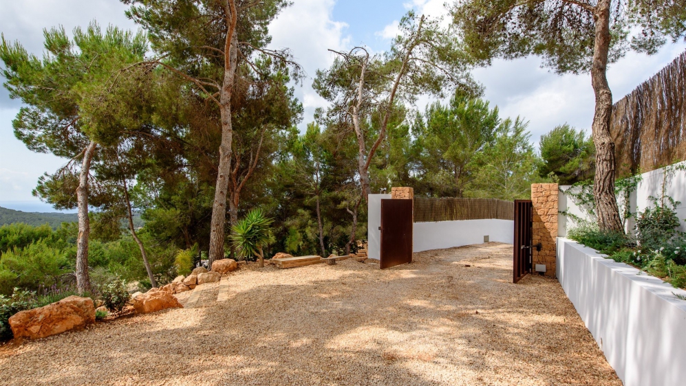 Schitterende Ibiza stijl villa met spectaculair zeezicht in Es Cubells