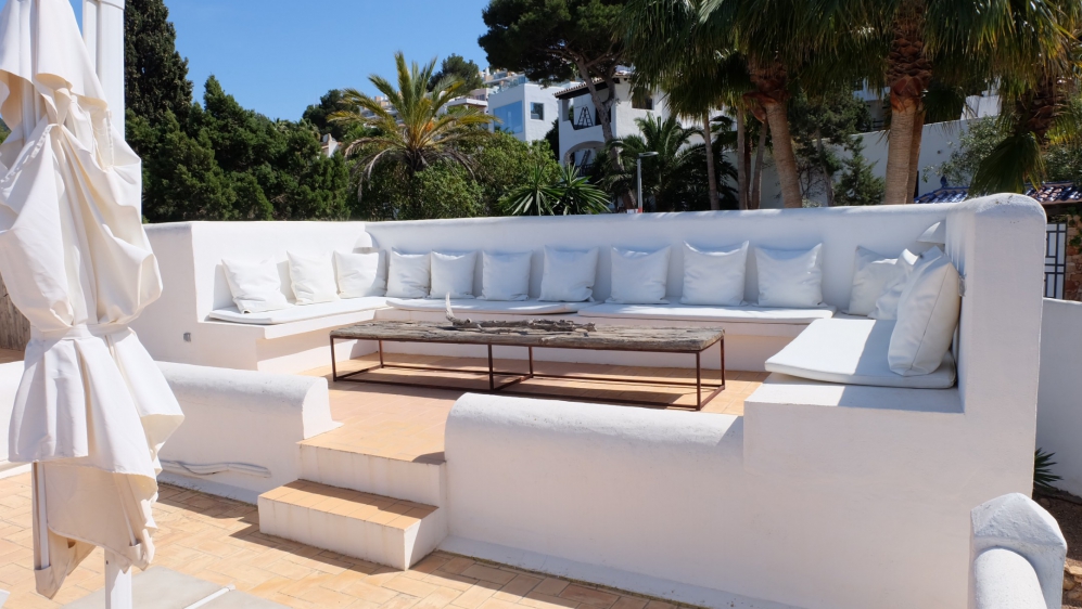 Charmant Ibiza stijl huis op loopafstand van het strand van Cala Vadella