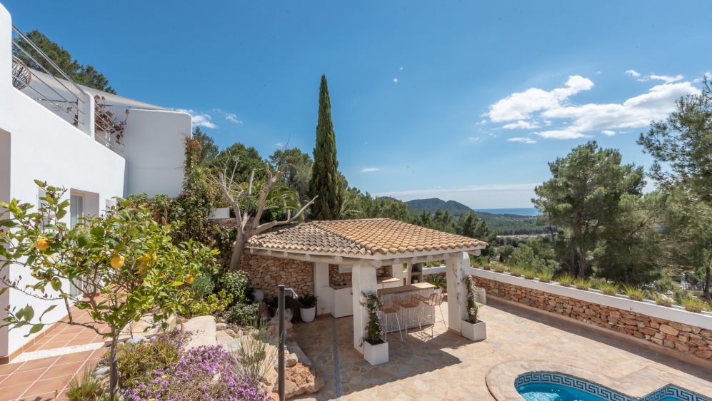 Immaculate Ibiza style villa with guest apartment and license for touristic rental