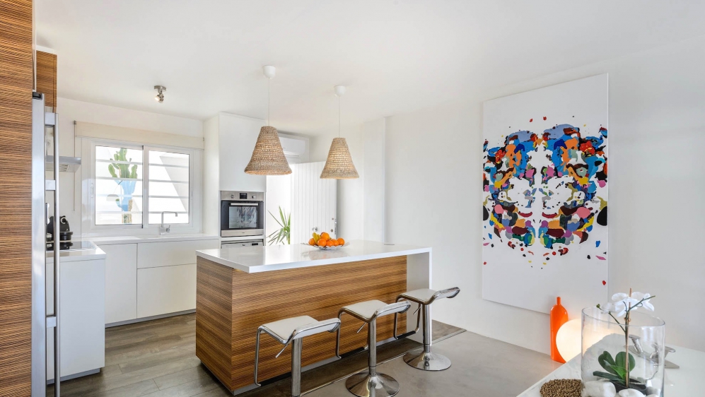Beatuiful apartement with amazing sea views in secure urbanization with golfcourse