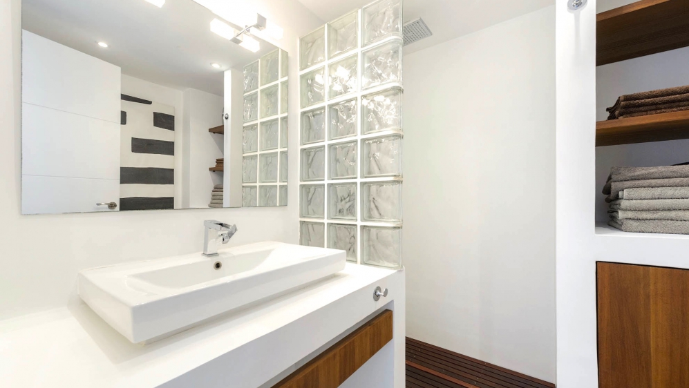 Beatuiful apartement with amazing sea views in secure urbanization with golfcourse