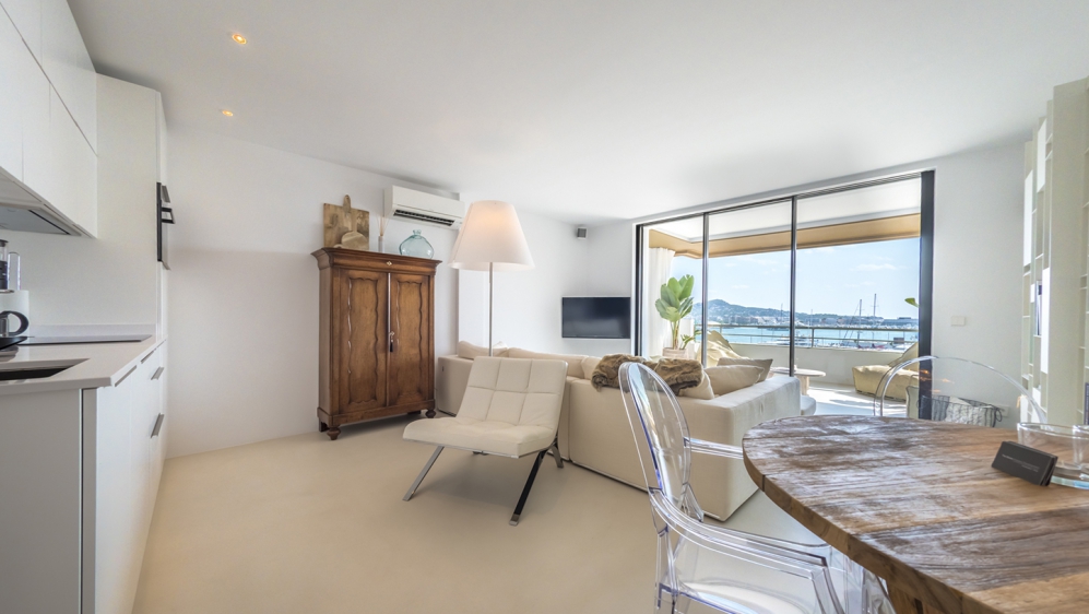 Fully renovated top floor apartment with breath-taking views over Ibiza Port