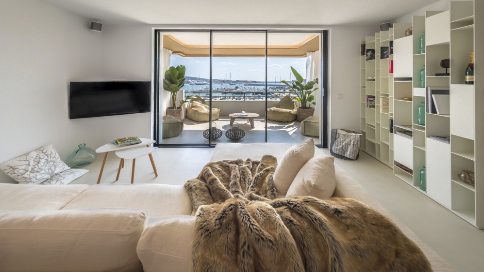 Fully renovated top floor apartment with breath-taking views over Ibiza Port