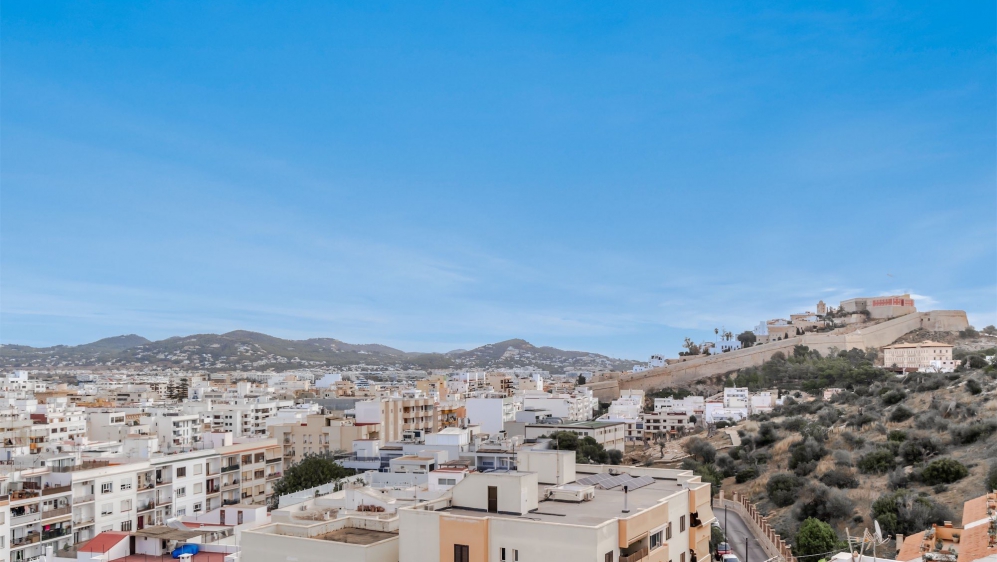 Leuk 3 slaapkamer appartement in Los Molinos met schitterend uitzicht op Dalt Vila