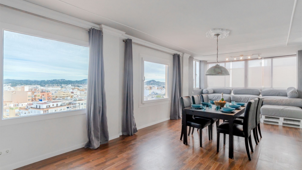 Leuk 3 slaapkamer appartement in Los Molinos met schitterend uitzicht op Dalt Vila