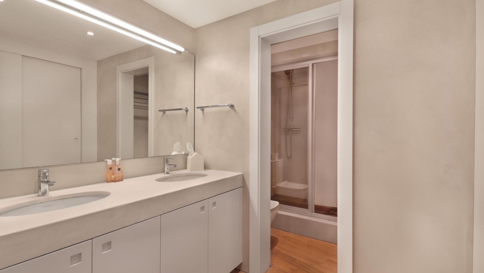 Superb luxurious apartment in best building of Marina Botafoch with mooring in front of the door