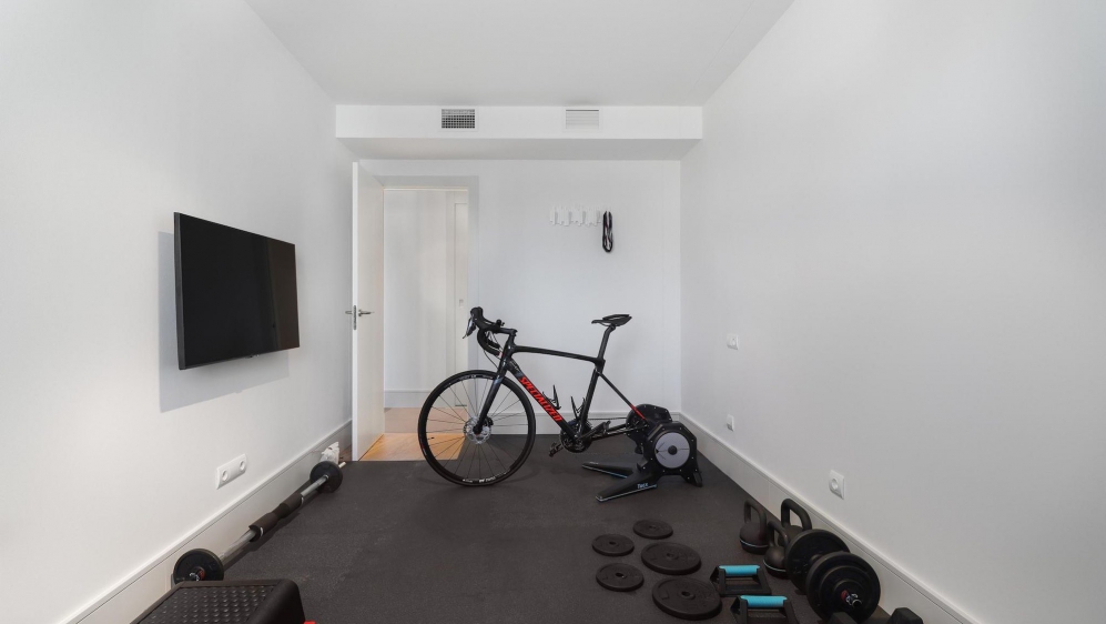 Superb luxurious apartment in best building of Marina Botafoch with mooring in front of the door