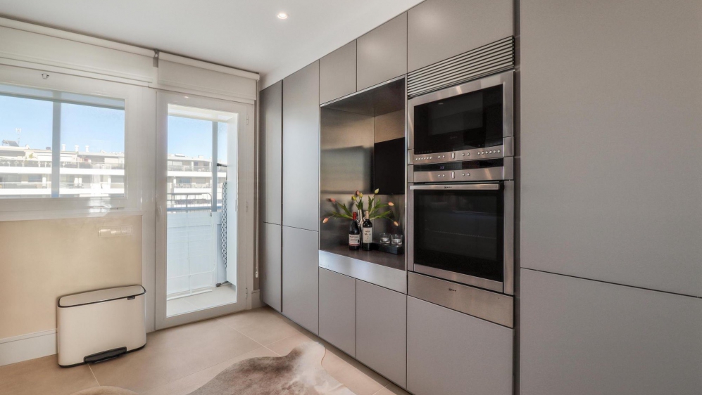 Superb luxurious apartment in best building of Marina Botafoch with mooring in front of the door