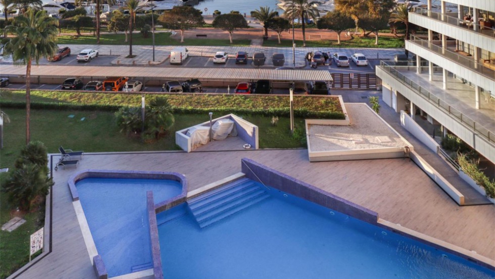 Superb luxurious 7 bed apartment in best building of Marina Botafoch 