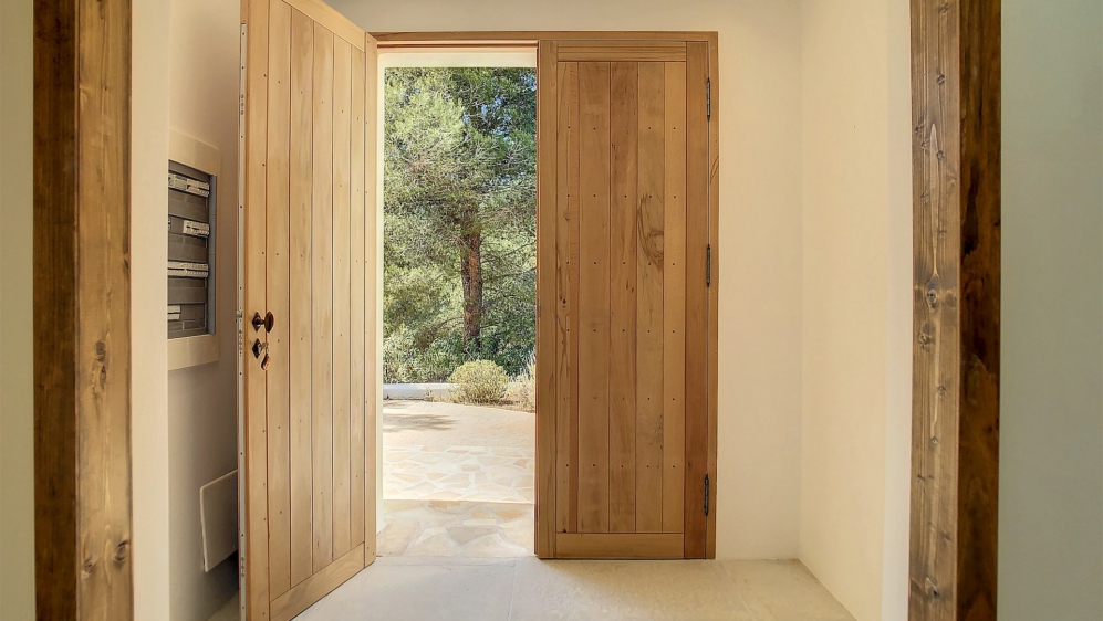 Super charmante en volledig gerenoveerde Ibiza stijl villa op groot perceel dichtbij alle voorzieningen
